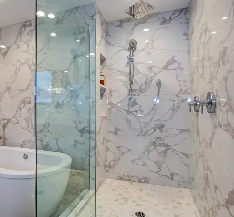 revêtement avec onyx et granite